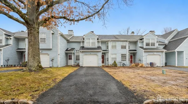 $599,900 | 91 Delaware Lane, Somerville, NJ 08876