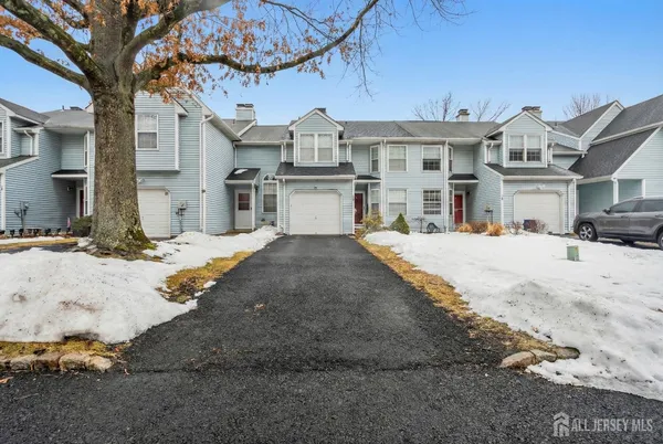 $599,900 | 91 Delaware Lane, Somerville, NJ 08876