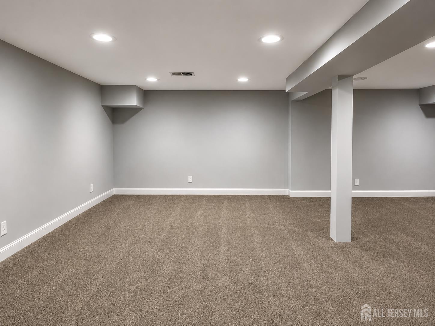 91 Delaware Lane Somerville, NJ 08876 - Photo 28 of 33 an empty room with a natural light