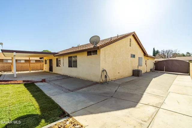 a view of a house with pool