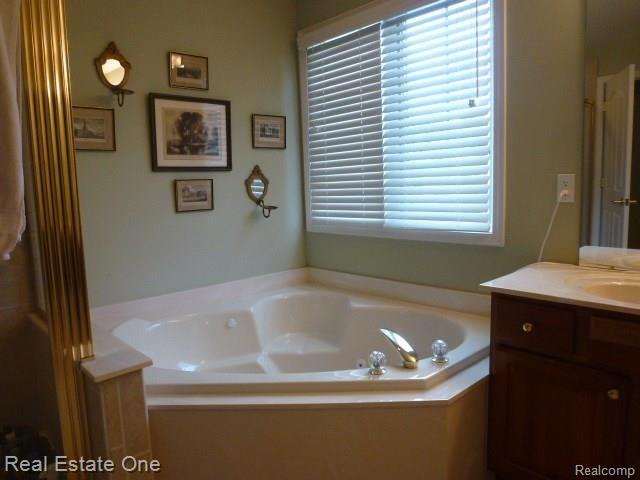 2340 Andover Boulevard Rochester, MI 48306 - Photo 41 of 61