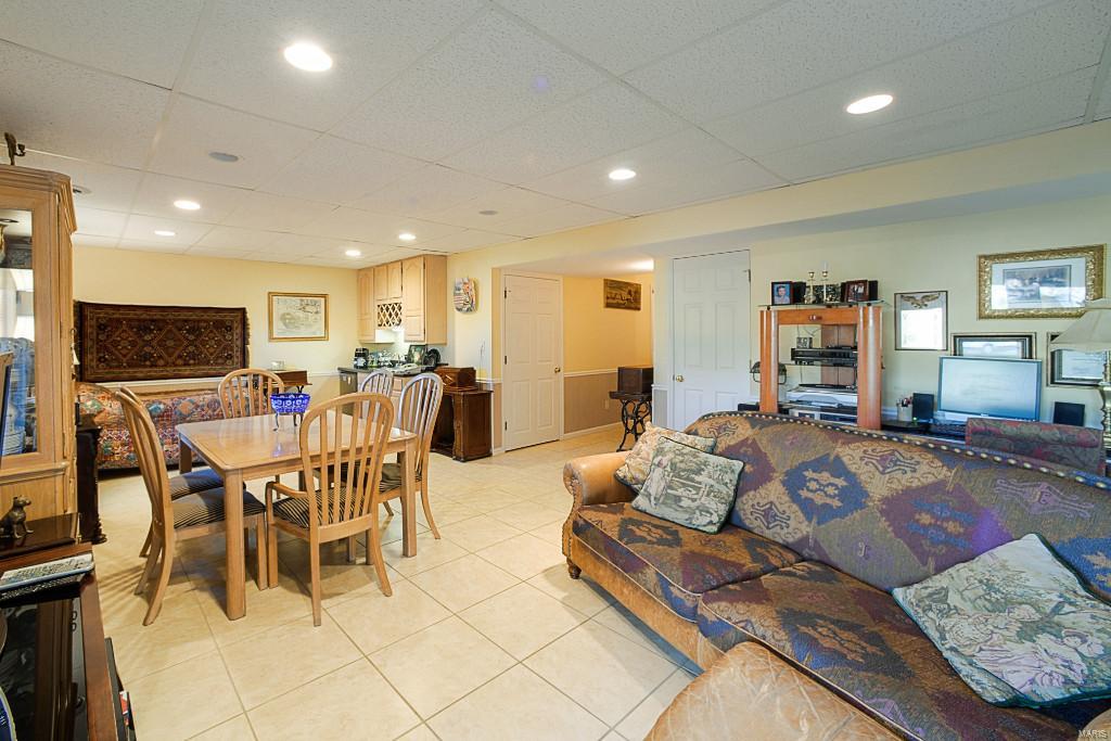 1032 North Spoede Road Creve Coeur, MO 63146 - Photo 36 of 40 Gallery Image 36