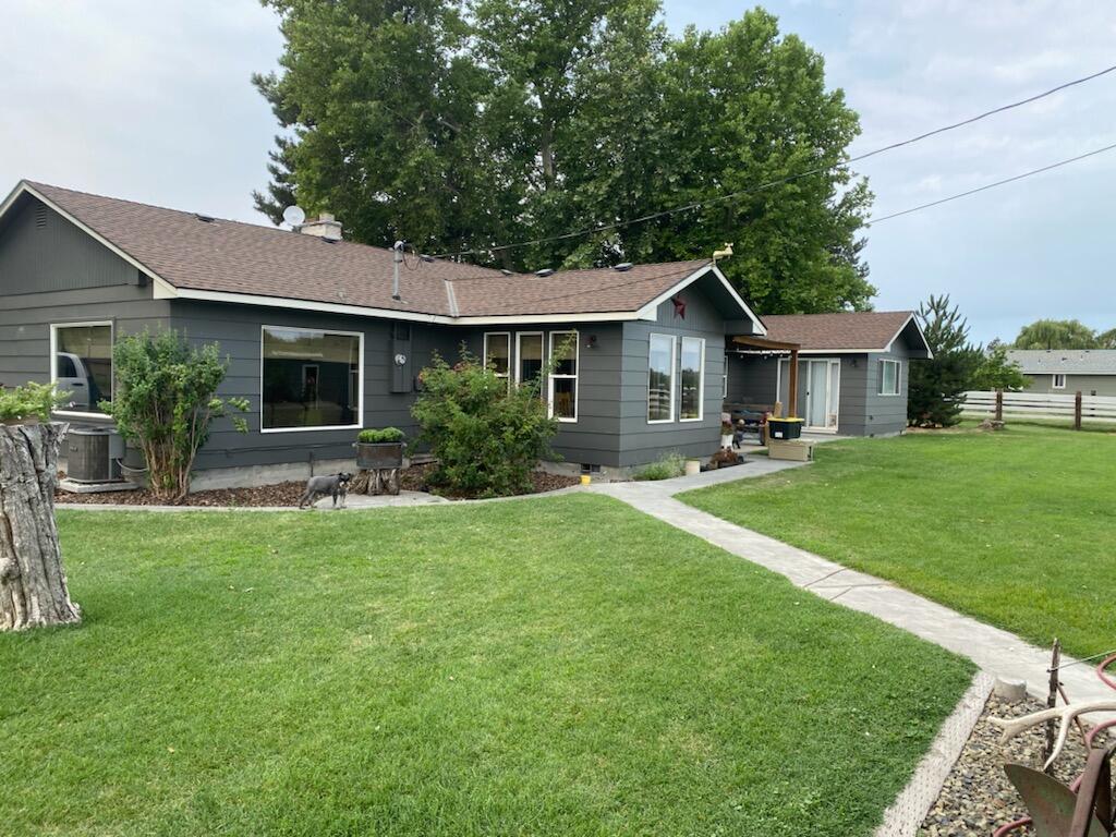 78711 Doherty Road Hermiston, OR 97838 - Photo 3 of 27 Back Yard