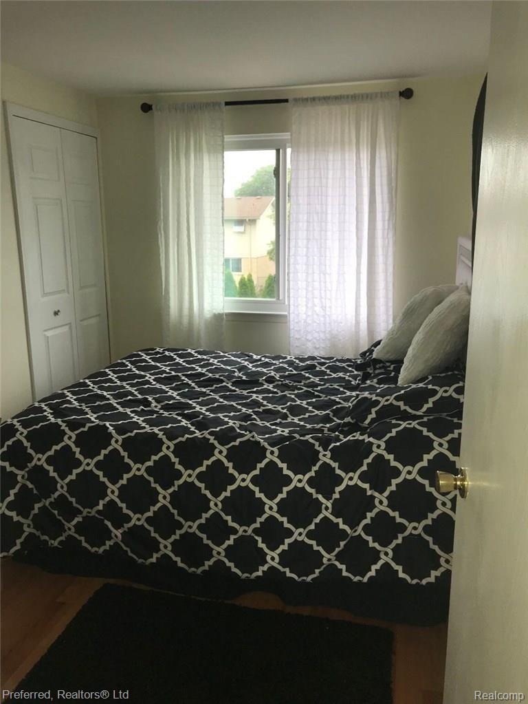 43736 Hanford Road Canton, MI 48187 - Photo 23 of 29 Bedroom 2.jpg