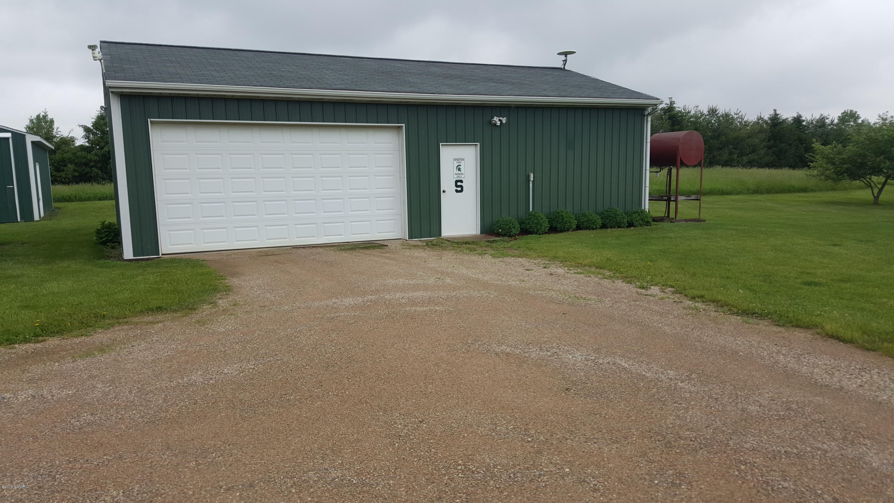 5806 Barber Road Hastings, MI 49058 - Photo 2 of 11 20150530_121150_002