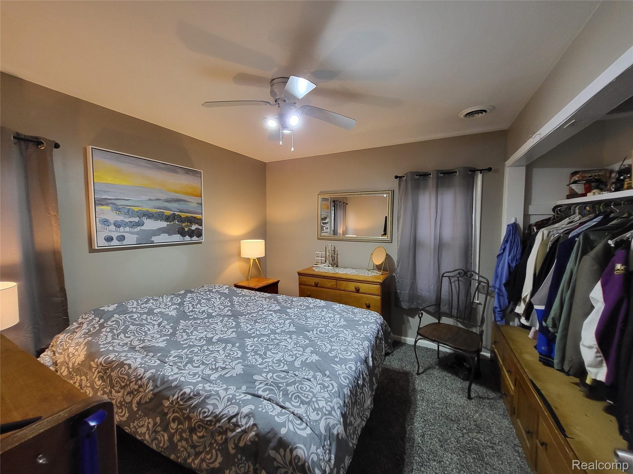 2239 Roslyn Road Grosse Pointe, MI 48236 - Photo 26 of 32 20220113_144231.jpg