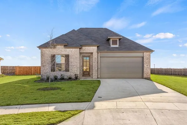 $369,980 | 1423 Golden Mdw Drive, Van Alstyne, TX 75495