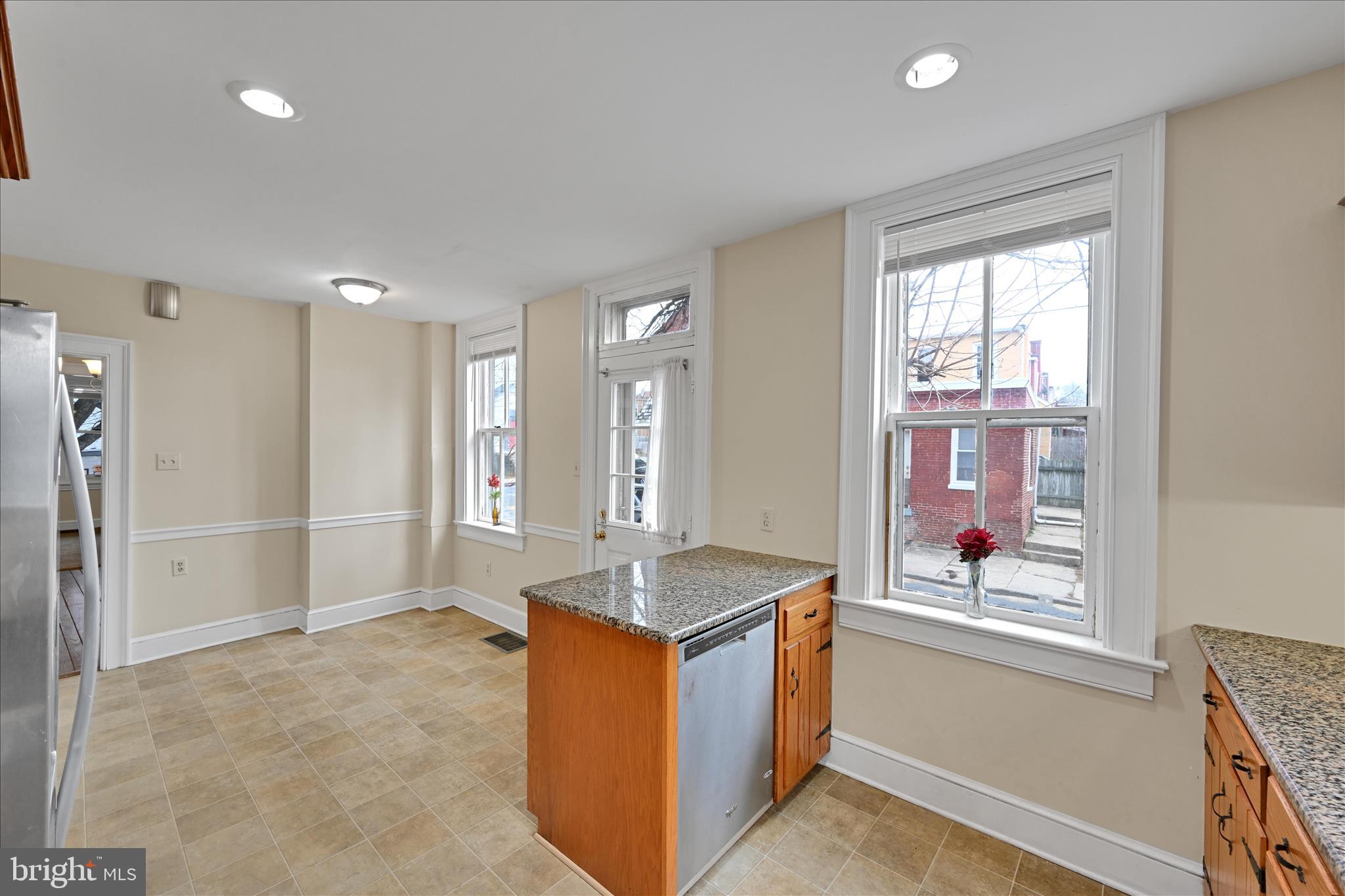 240 Laurel Street Lancaster, PA 17603 - Photo 15 of 31 Kitchen