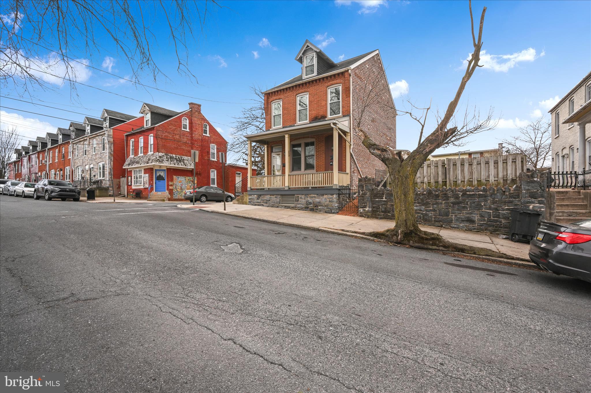 240 Laurel Street Lancaster, PA 17603 - Photo 3 of 31 Exterior Front
