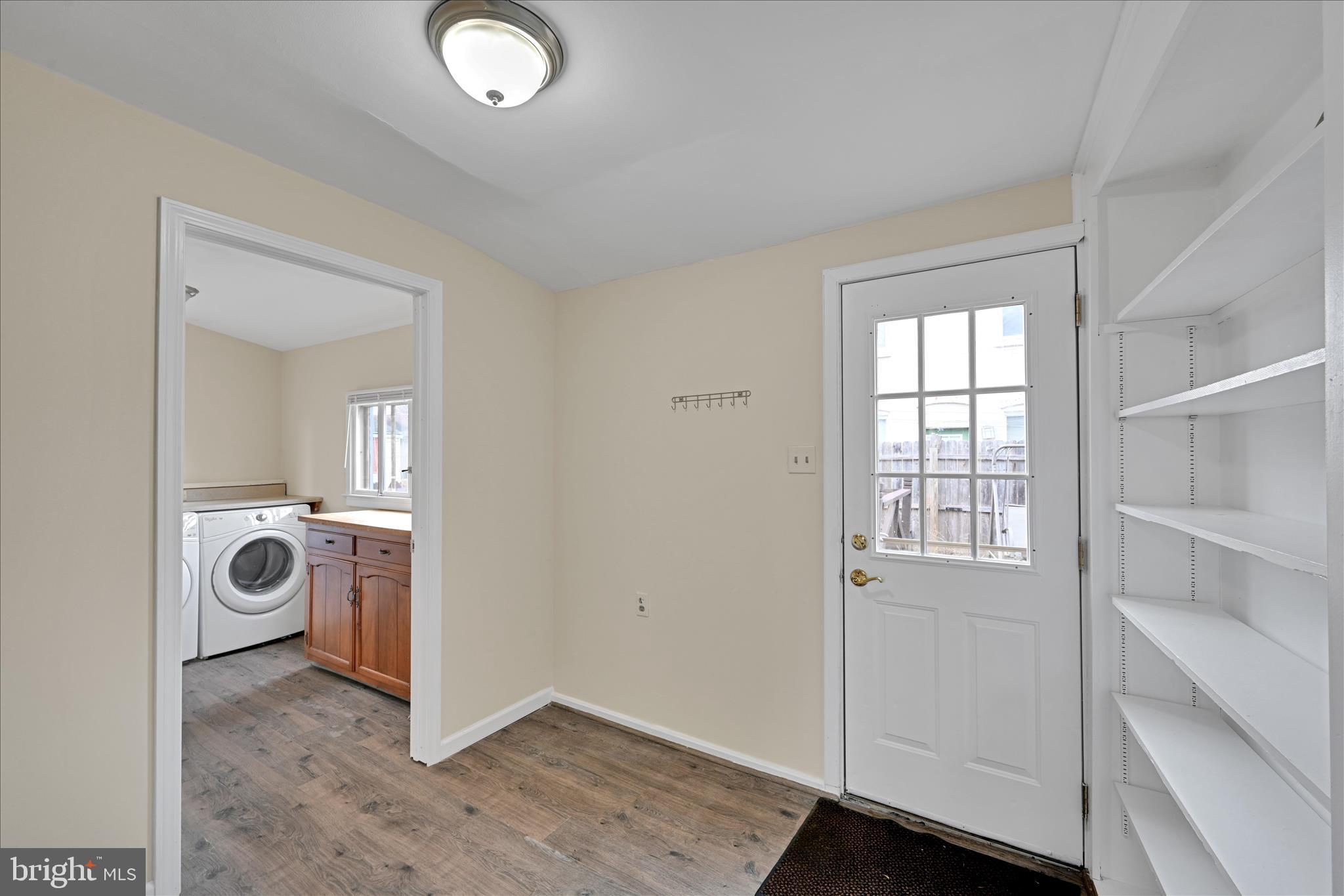 240 Laurel Street Lancaster, PA 17603 - Photo 8 of 31 Foyer