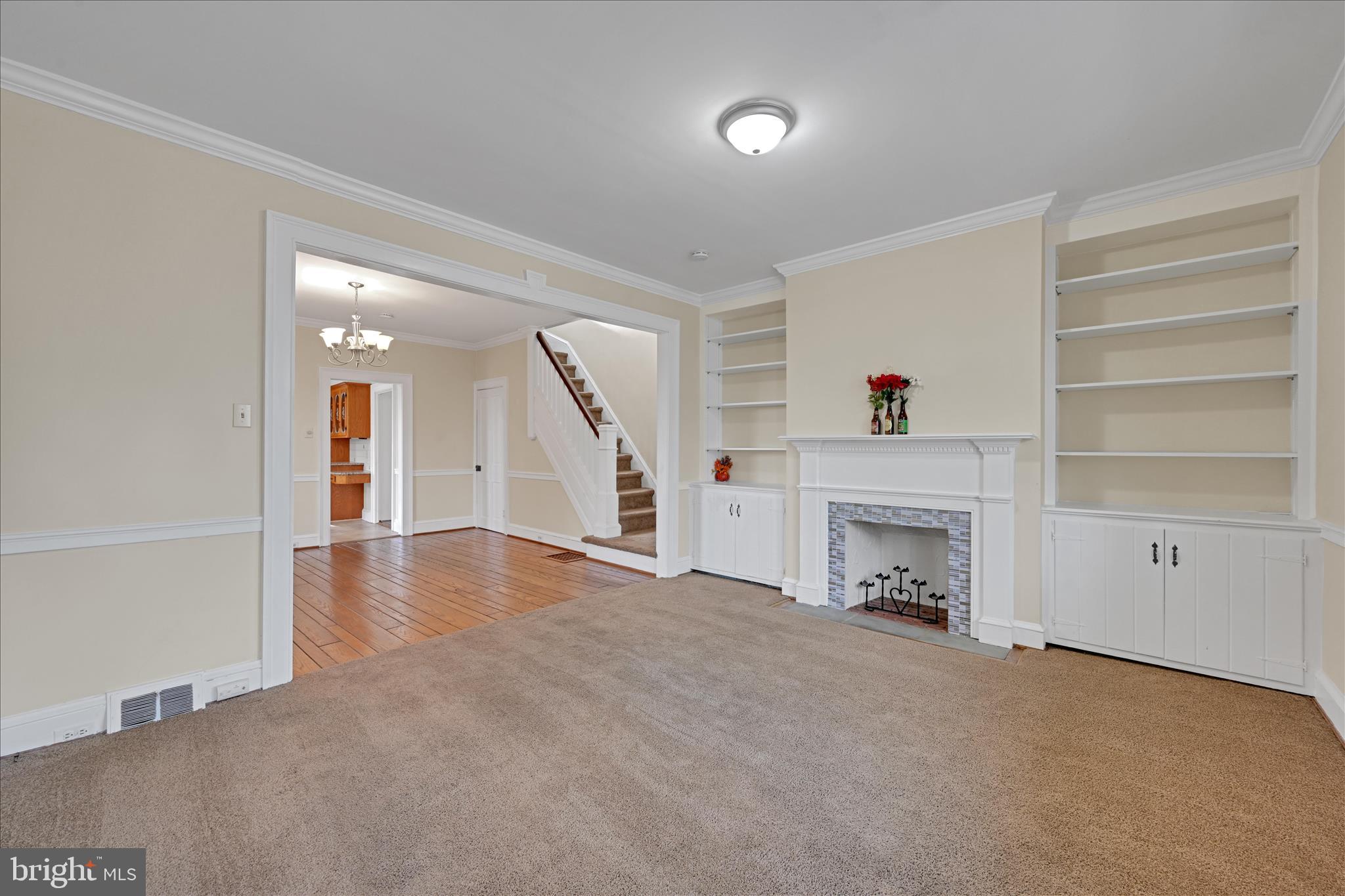 240 Laurel Street Lancaster, PA 17603 - Photo 9 of 31 Living Area