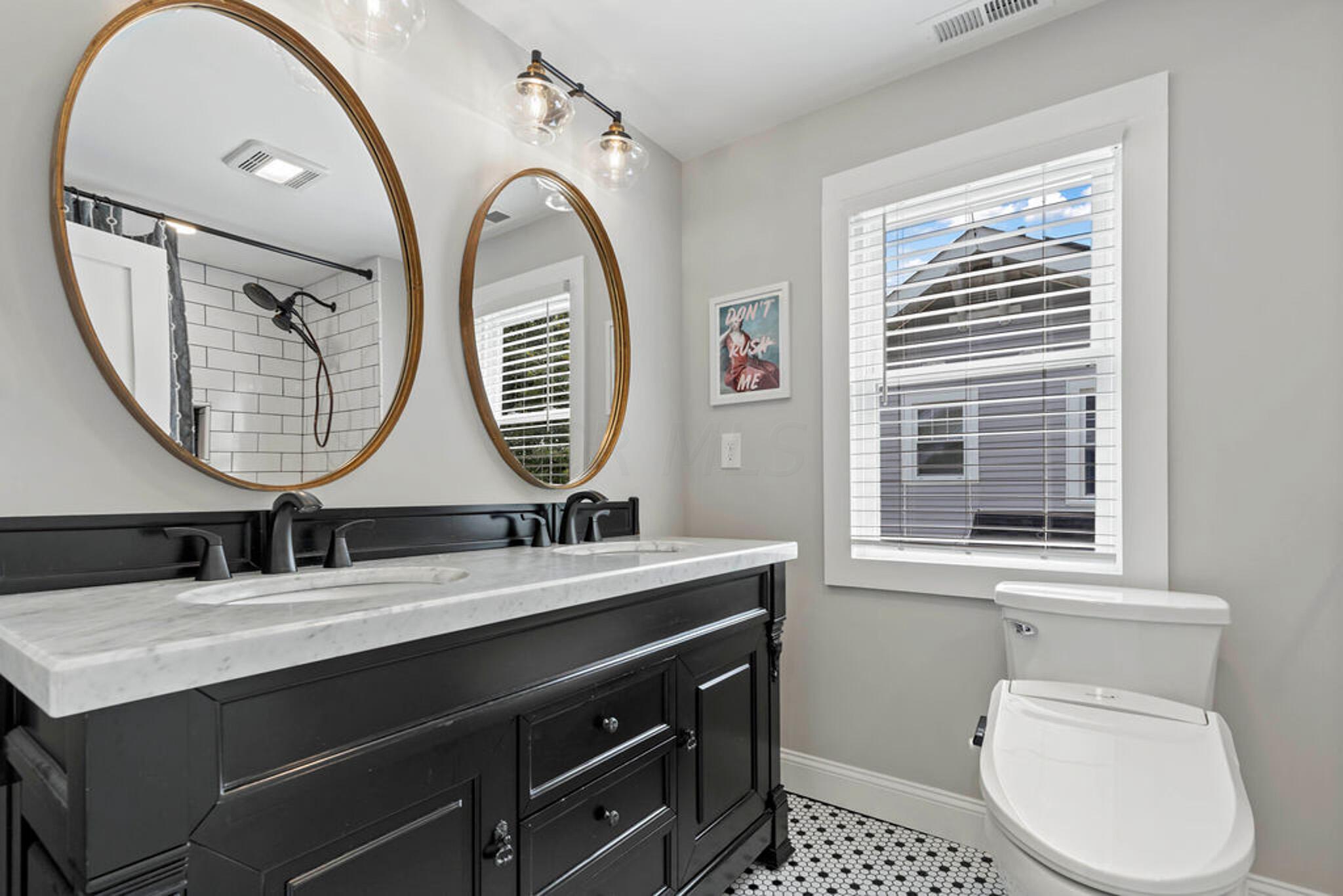 191 Blenheim Road Columbus, OH 43214 - Photo 17 of 23 Full Bathroom