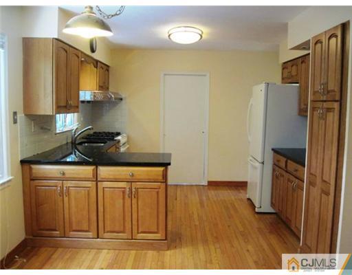 6 Putnam Road East Brunswick, NJ 08816 - Photo 3 of 10 Gallery Image 3
