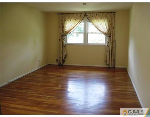6 Putnam Road East Brunswick, NJ 08816 - Photo 7 of 10 Gallery Image 7