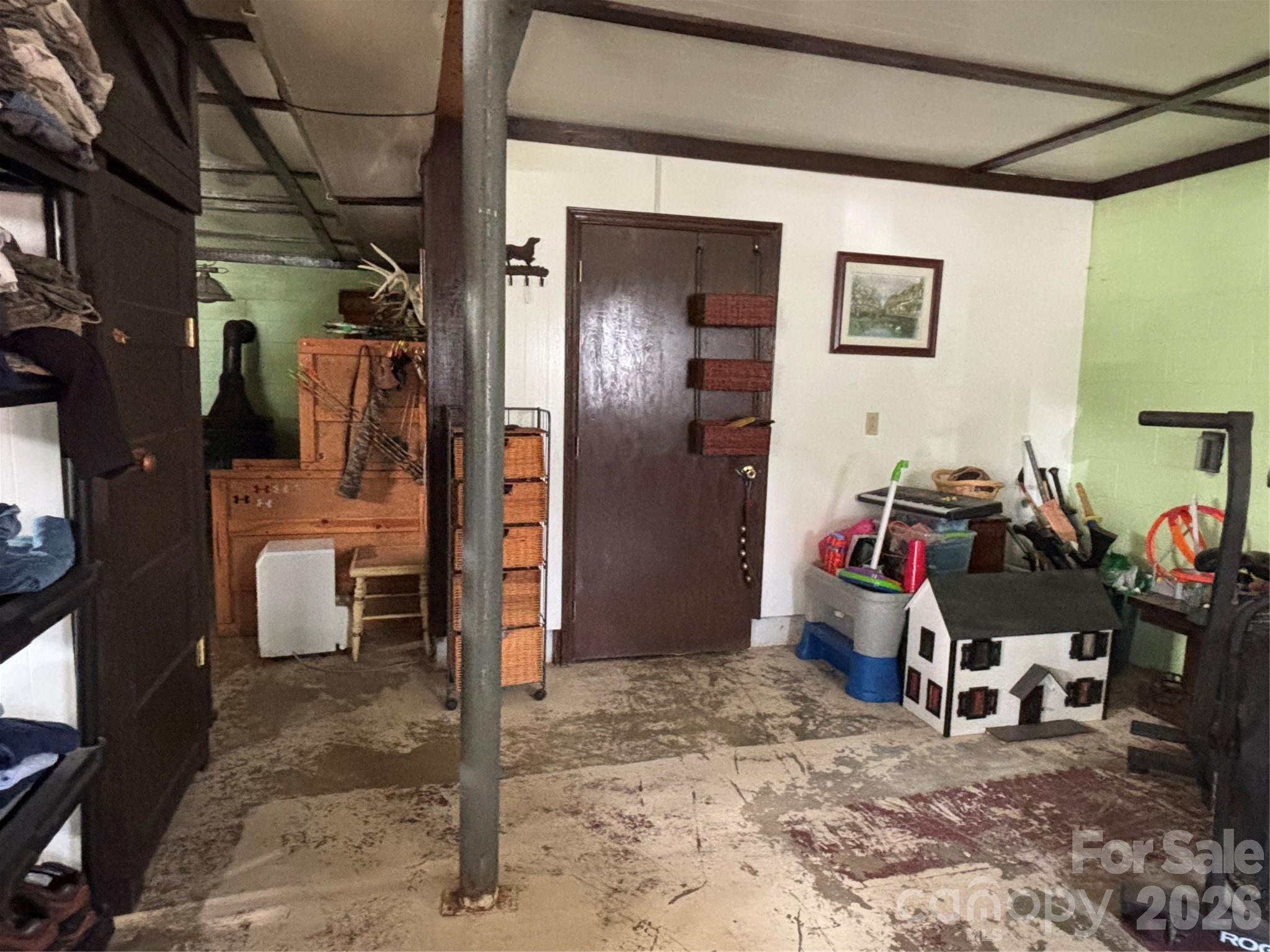 493 Franklintown Road Spruce Pine, NC 28777 - Photo 11 of 27 a view of a gallery with window