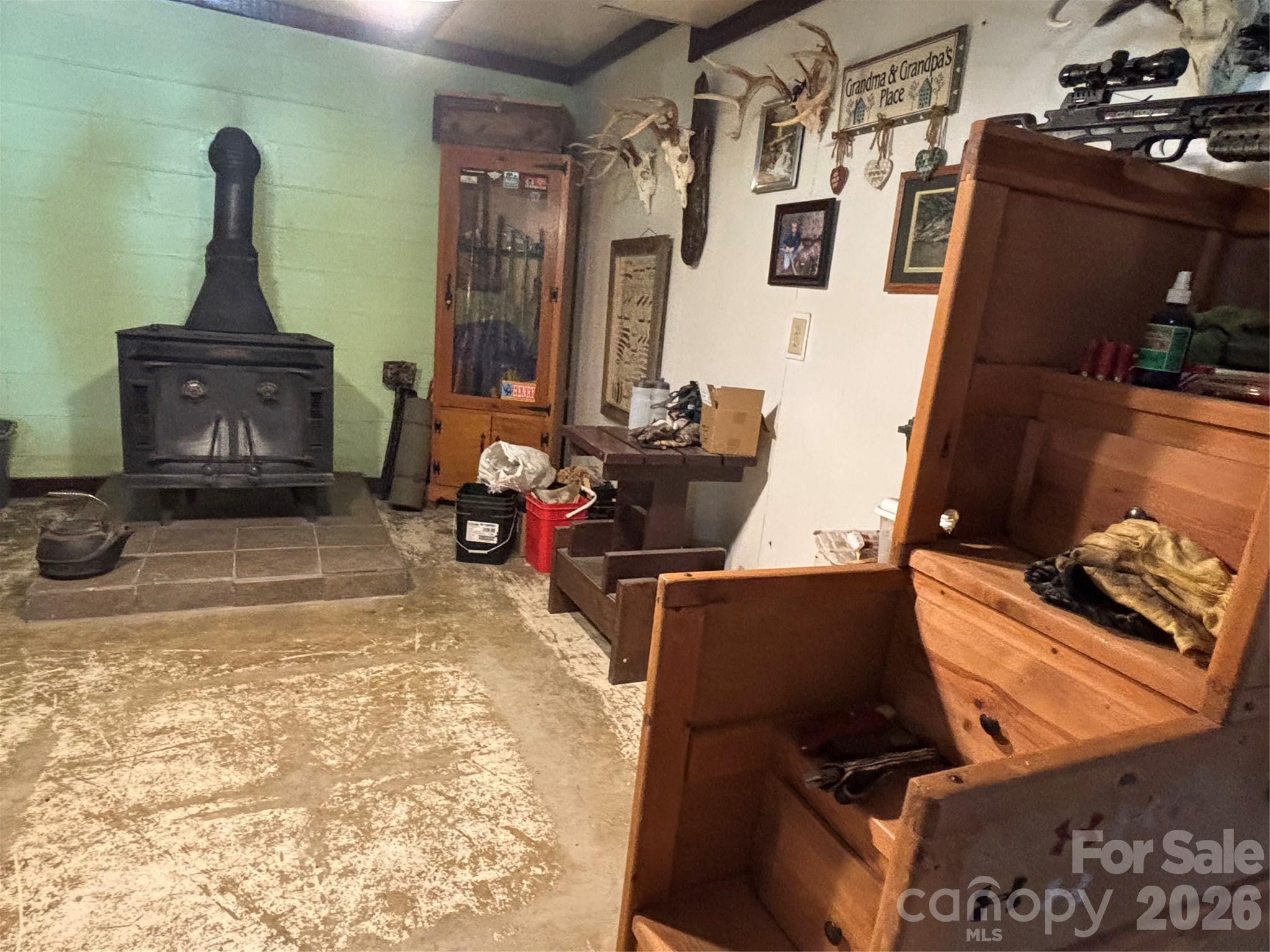 493 Franklintown Road Spruce Pine, NC 28777 - Photo 14 of 27 a living room with furniture