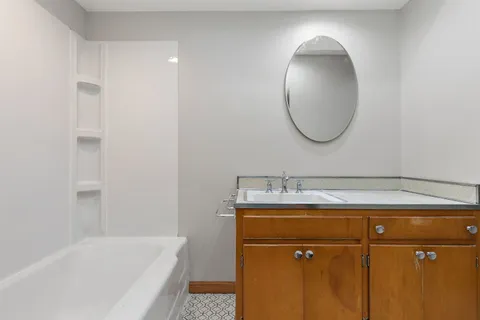 $300,000 | 2 Adams Street, East Dundee, IL 60118