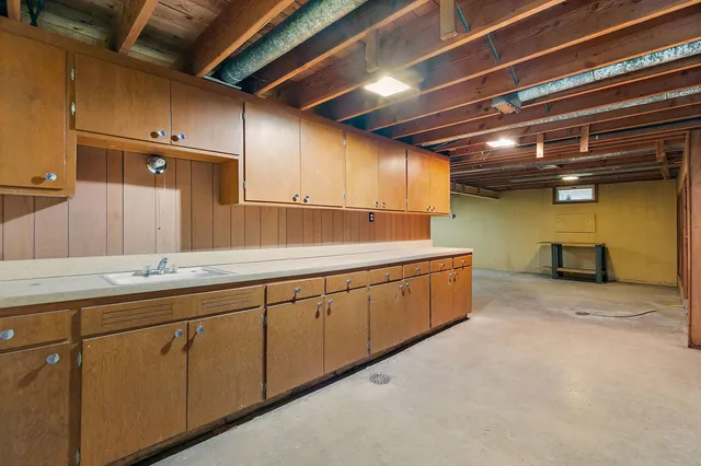 $300,000 | 2 Adams Street, East Dundee, IL 60118