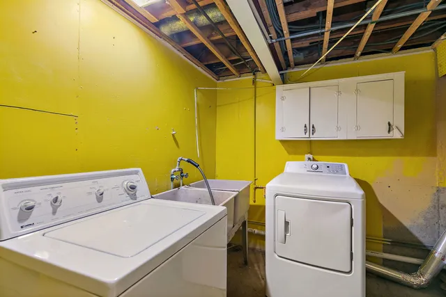 $300,000 | 2 Adams Street, East Dundee, IL 60118