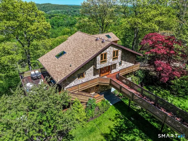 $2,300,000 | 10 Hillcrest Court, Ridgefield, CT 06877