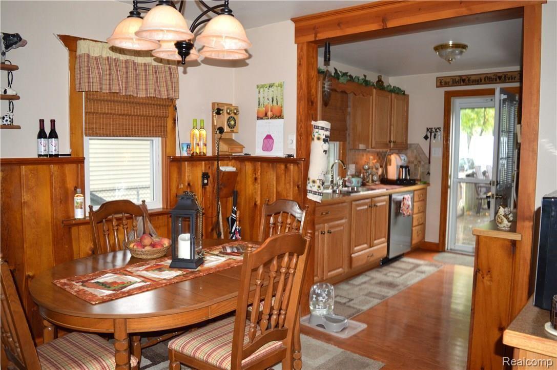 2141 Howe Road Burton, MI 48519 - Photo 9 of 33 Separate Dining Area
