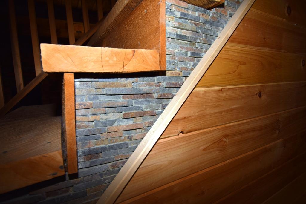 22113 Steekee Road Loudon, TN 37774 - Photo 8 of 34 Stone Detail on Stairs