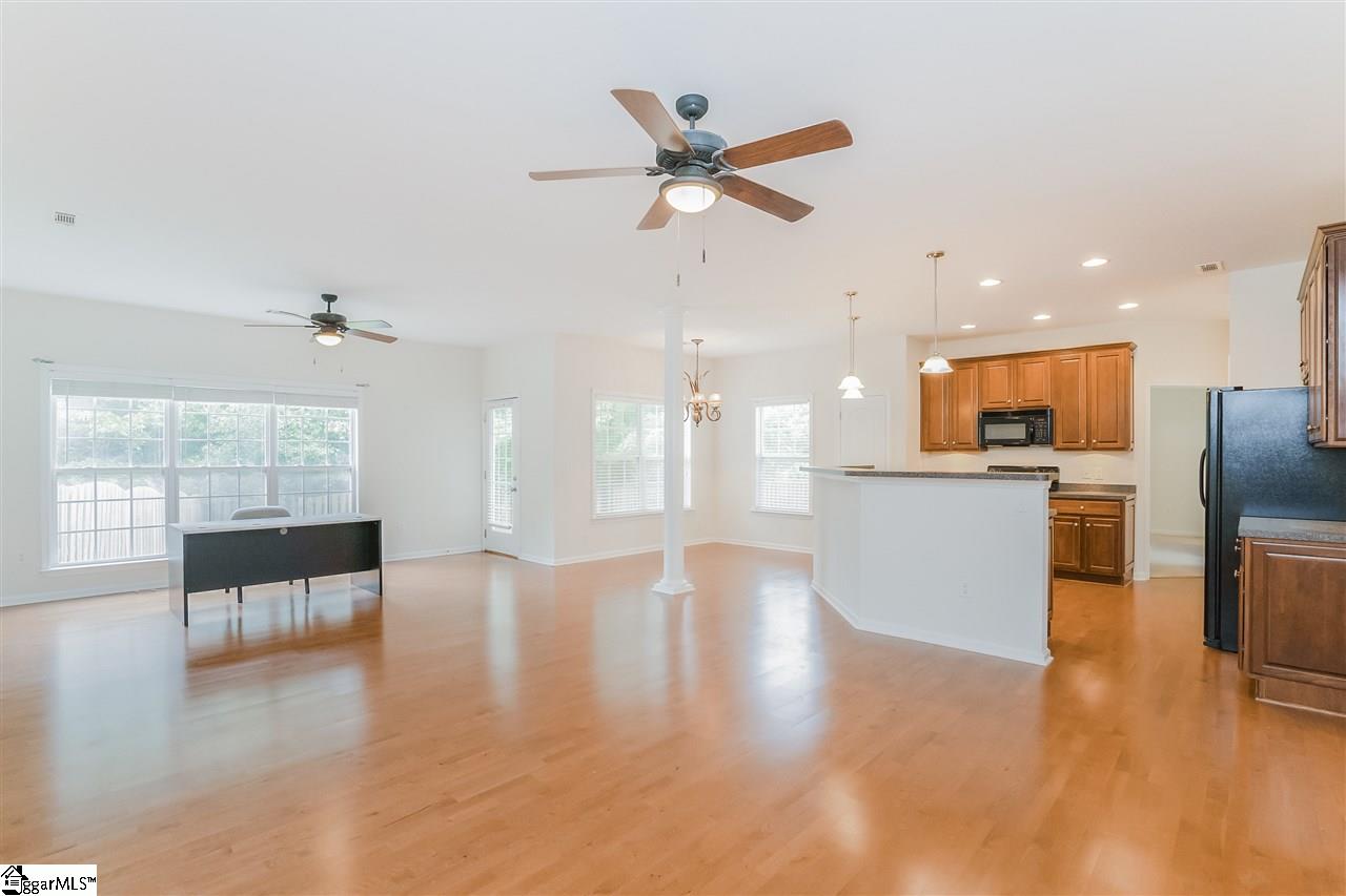 101 Elstar Loop Road Simpsonville, SC 29681 - Photo 5 of 32