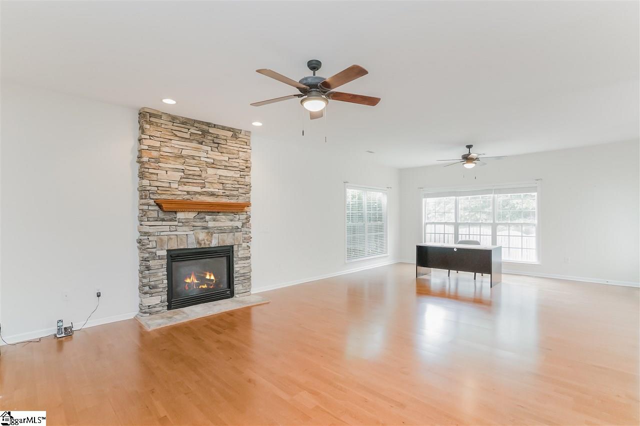 101 Elstar Loop Road Simpsonville, SC 29681 - Photo 7 of 32