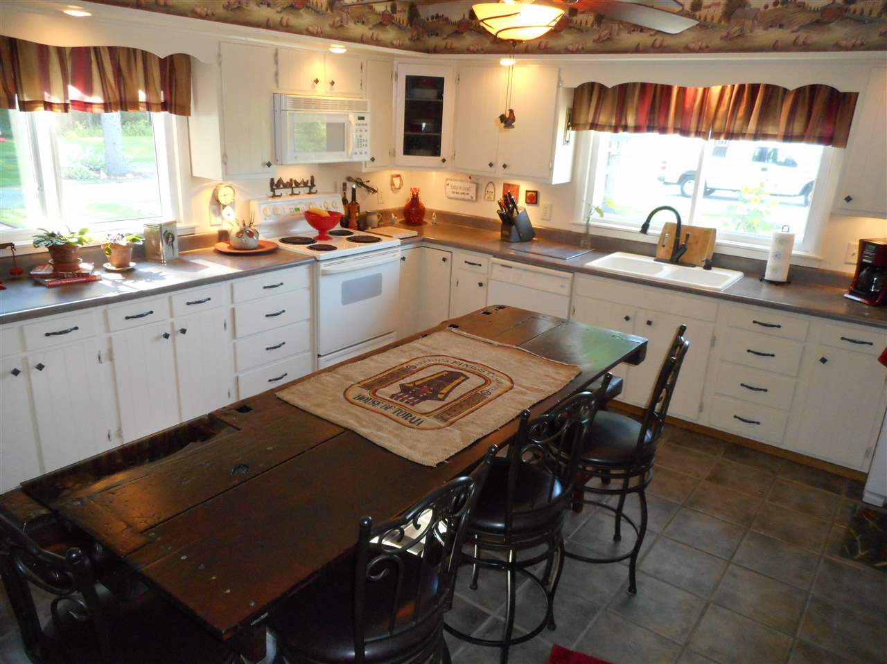 19478 Miller Road South Bend, IN 46614 - Photo 3 of 29 Gallery Image 3