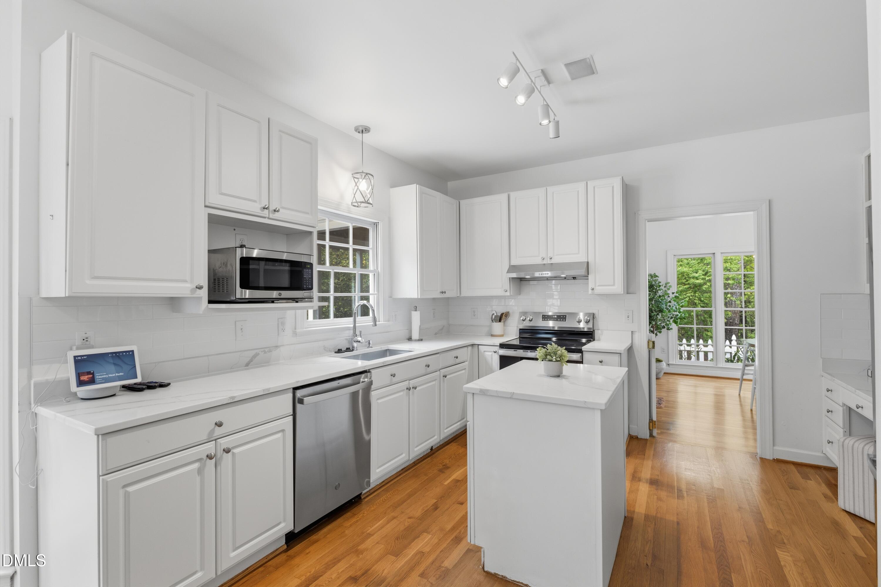 3606 Old Chapel Hill Road Durham, NC 27707 - Photo 17 of 57 Kitchen