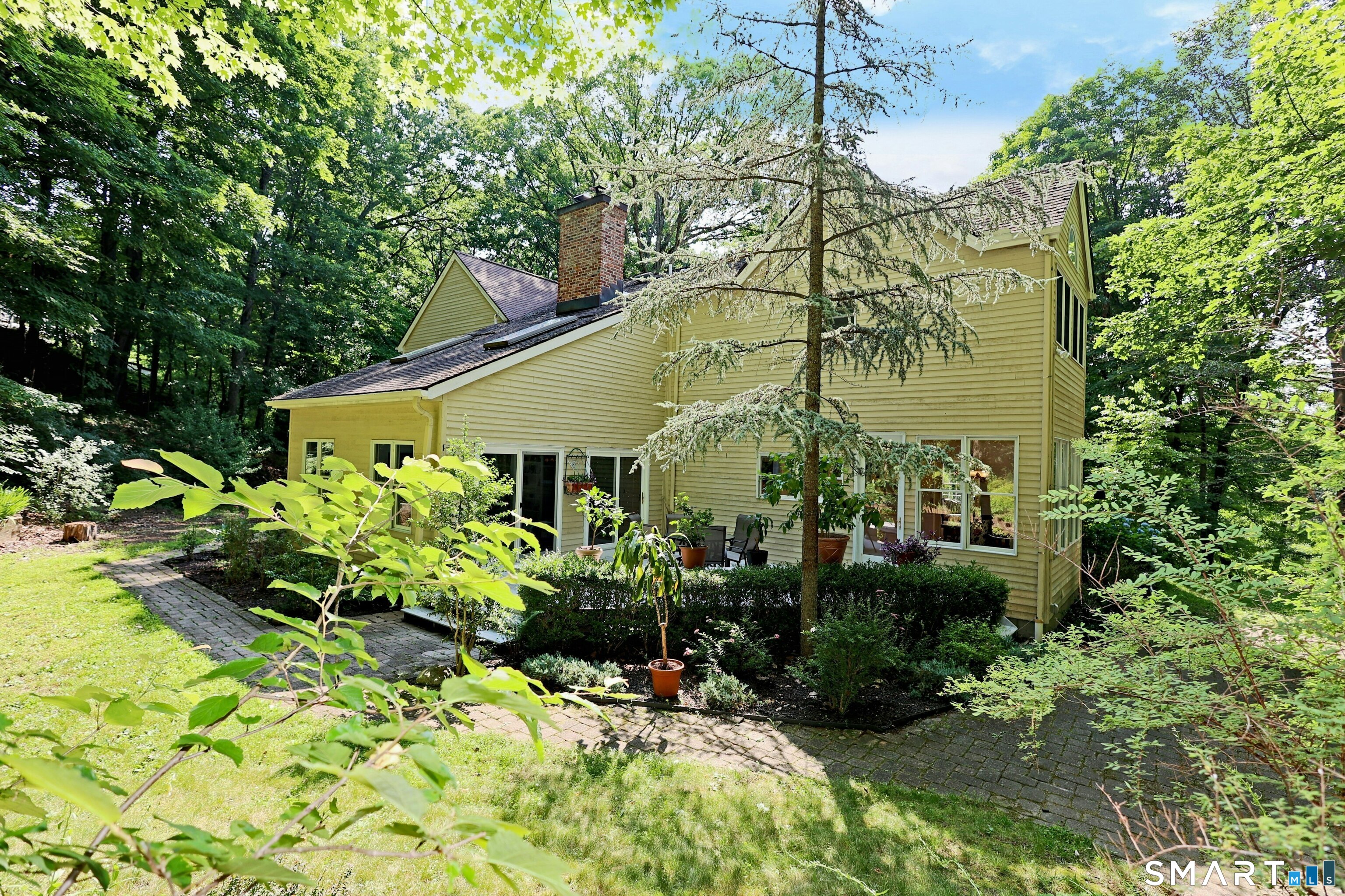 123 A Peaceable Street Redding, CT 06896 - Photo 4 of 40
