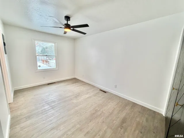 $144,900 | 1250 Monroe Street, Galesburg, IL 61401