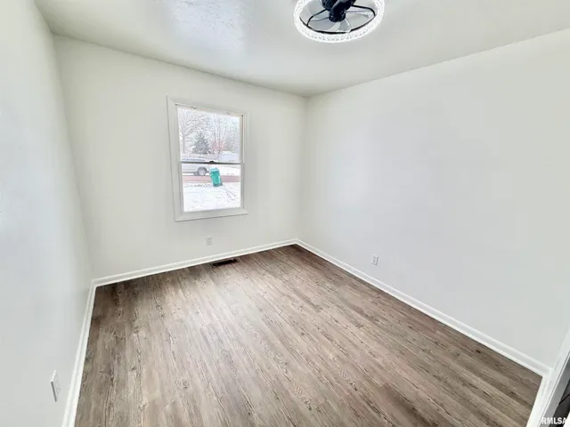 $144,900 | 1250 Monroe Street, Galesburg, IL 61401