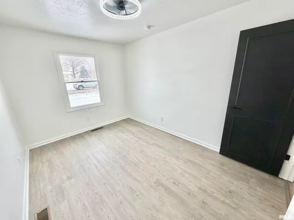 $142,500 | 1250 Monroe Street, Galesburg, IL 61401
