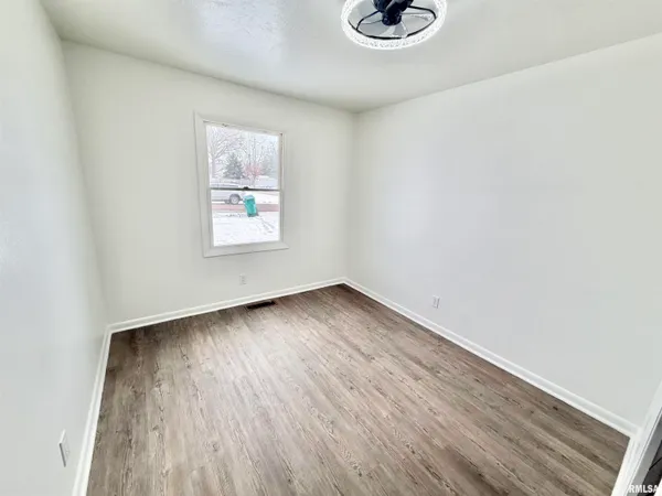 $142,500 | 1250 Monroe Street, Galesburg, IL 61401