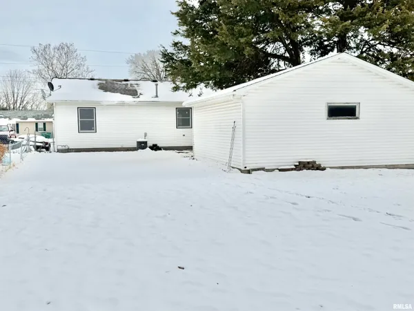 $142,500 | 1250 Monroe Street, Galesburg, IL 61401