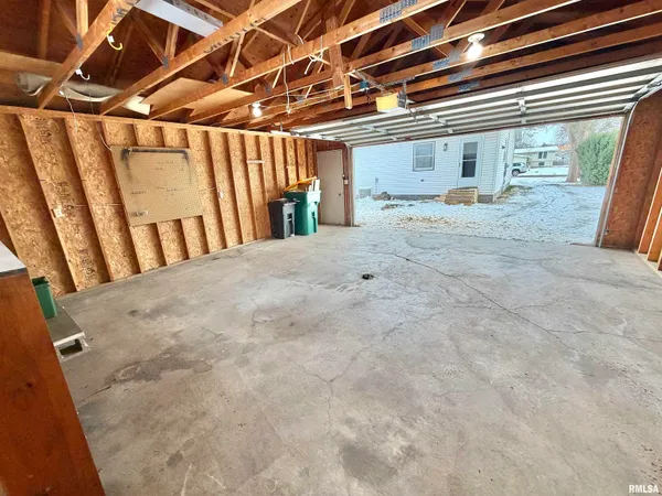 $142,500 | 1250 Monroe Street, Galesburg, IL 61401