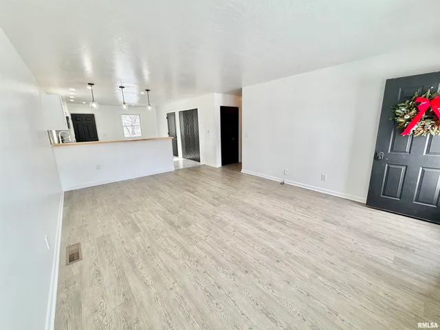 $144,900 | 1250 Monroe Street, Galesburg, IL 61401