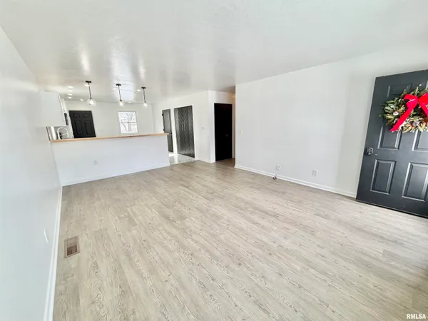 $142,500 | 1250 Monroe Street, Galesburg, IL 61401