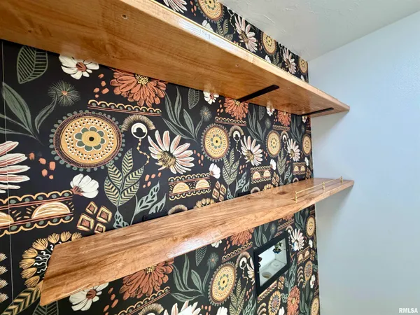 $142,500 | 1250 Monroe Street, Galesburg, IL 61401