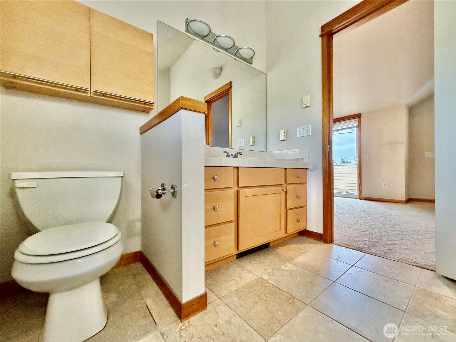 9216 Stone Avenue North, Unit B Seattle, WA 98103 - Photo 16 of 28