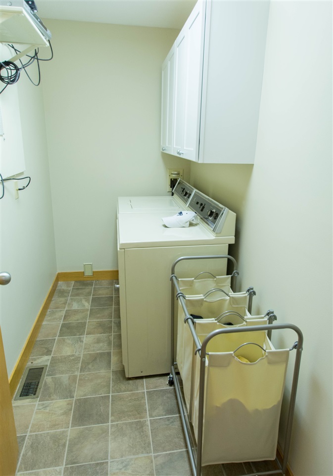 333 North Amherst Road Bedford, NH 03110 - Photo 13 of 30