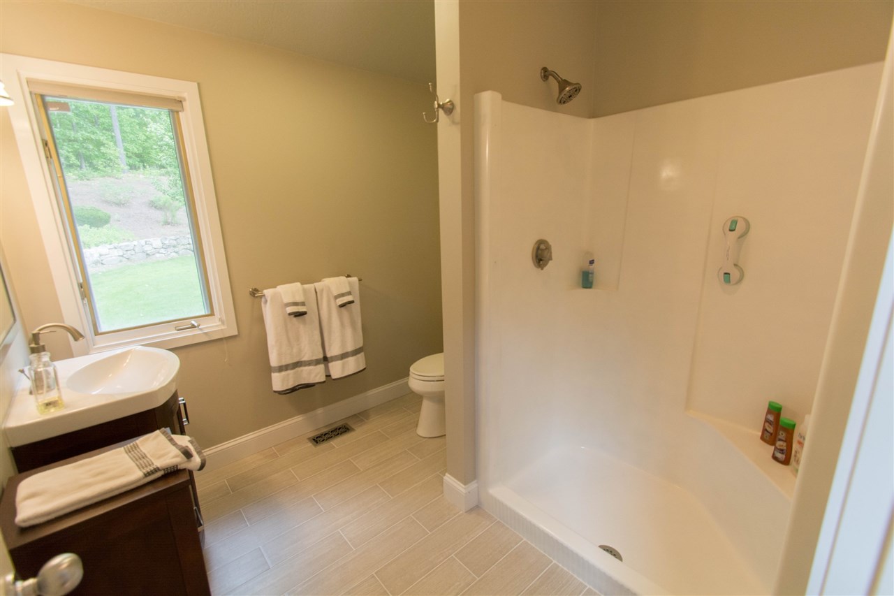 333 North Amherst Road Bedford, NH 03110 - Photo 18 of 30