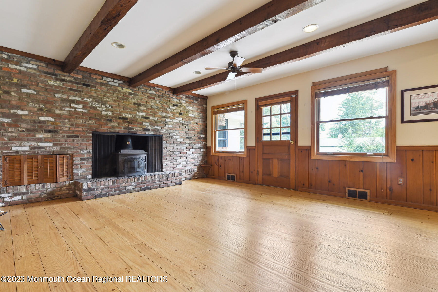 29 Willow Brook Road Holmdel, NJ 07733 - Photo 11 of 35 VMD_010