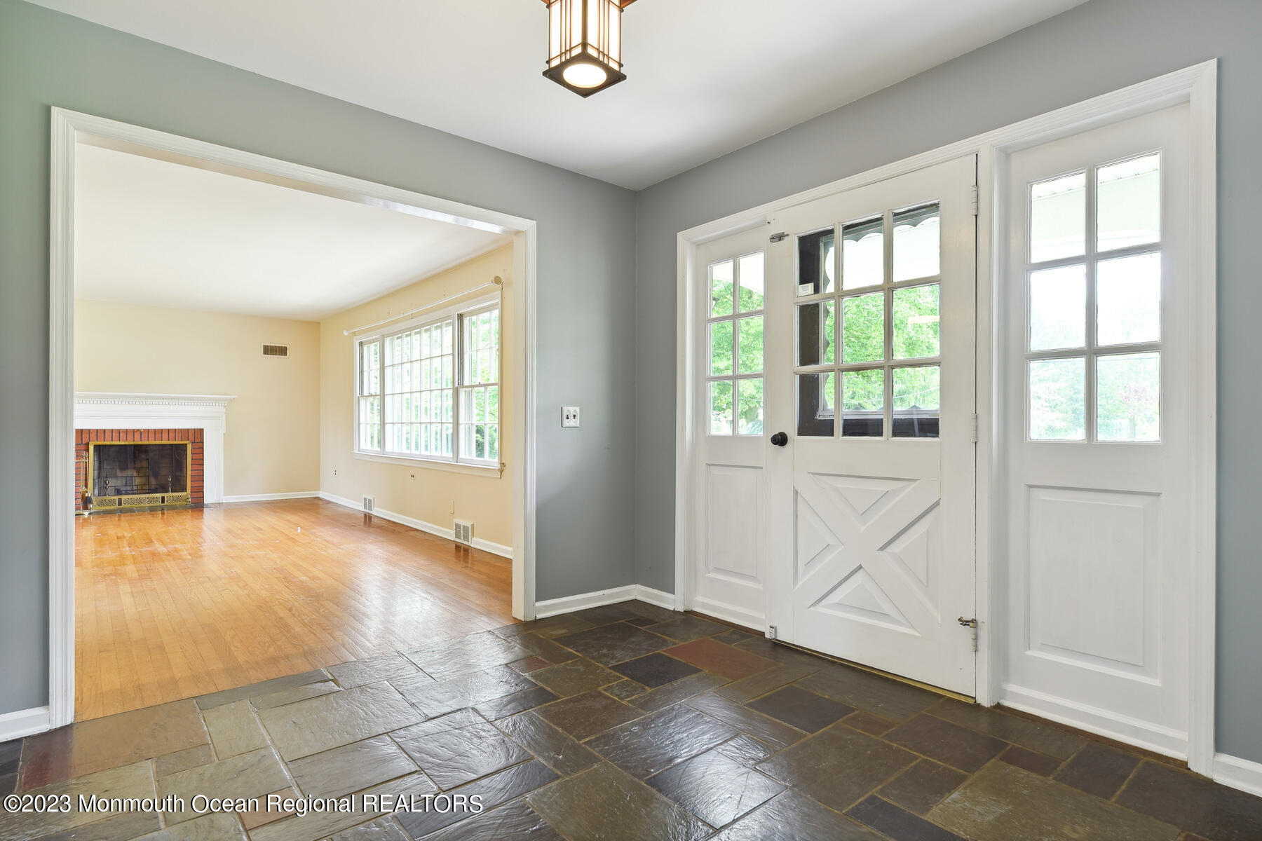 29 Willow Brook Road Holmdel, NJ 07733 - Photo 15 of 35 a view of an empty room with a window