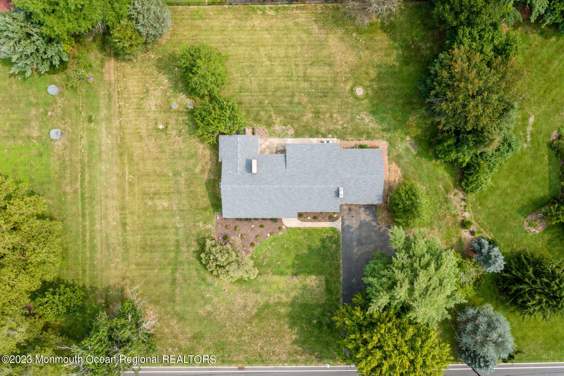 29 Willow Brook Road Holmdel, NJ 07733 - Photo 27 of 35 VMD_001_Drone