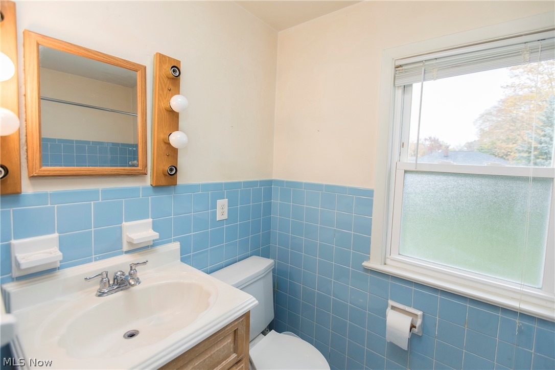 1005 Professor Road Cleveland, OH 44124 - Photo 14 of 23