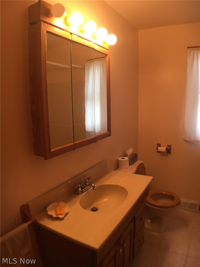 1040 Johnsonville Road Chester, WV 26034 - Photo 11 of 23 Gallery Image 11