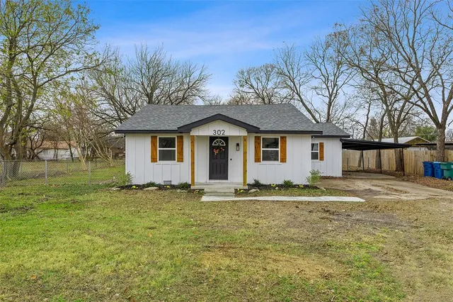 $245,000 | 302 Suzanne, Palmer, TX 75152