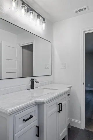 $245,000 | 302 Suzanne, Palmer, TX 75152